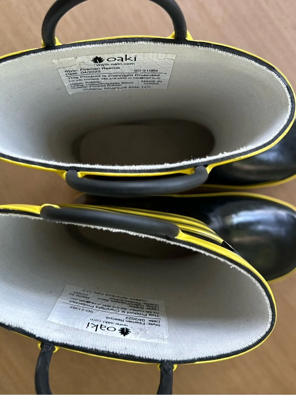 OAKI Fireman Rescue Rain Boots, Size 2 Big Kid